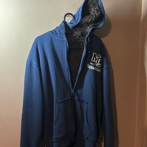 Men’s hoodie with inner Sherpa lining.